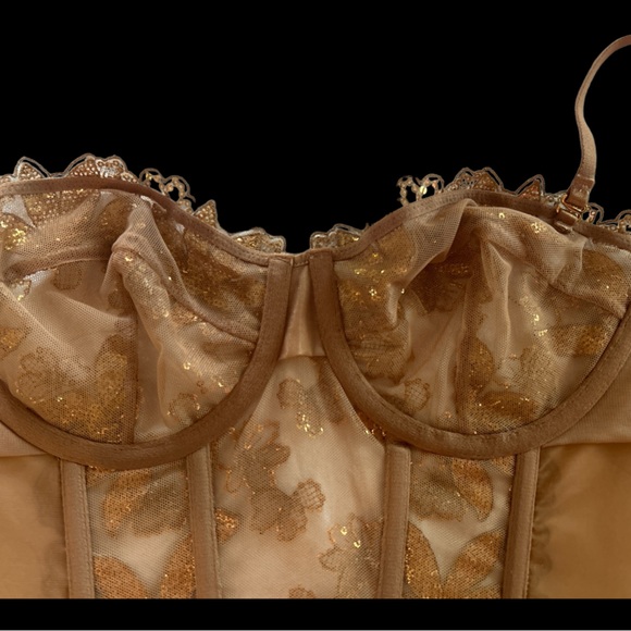 Corset size 34C NWT - Picture 4 of 9